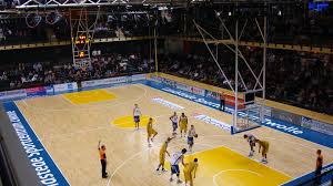 Gemeente toch aansprakelijk voor val van tribune trap