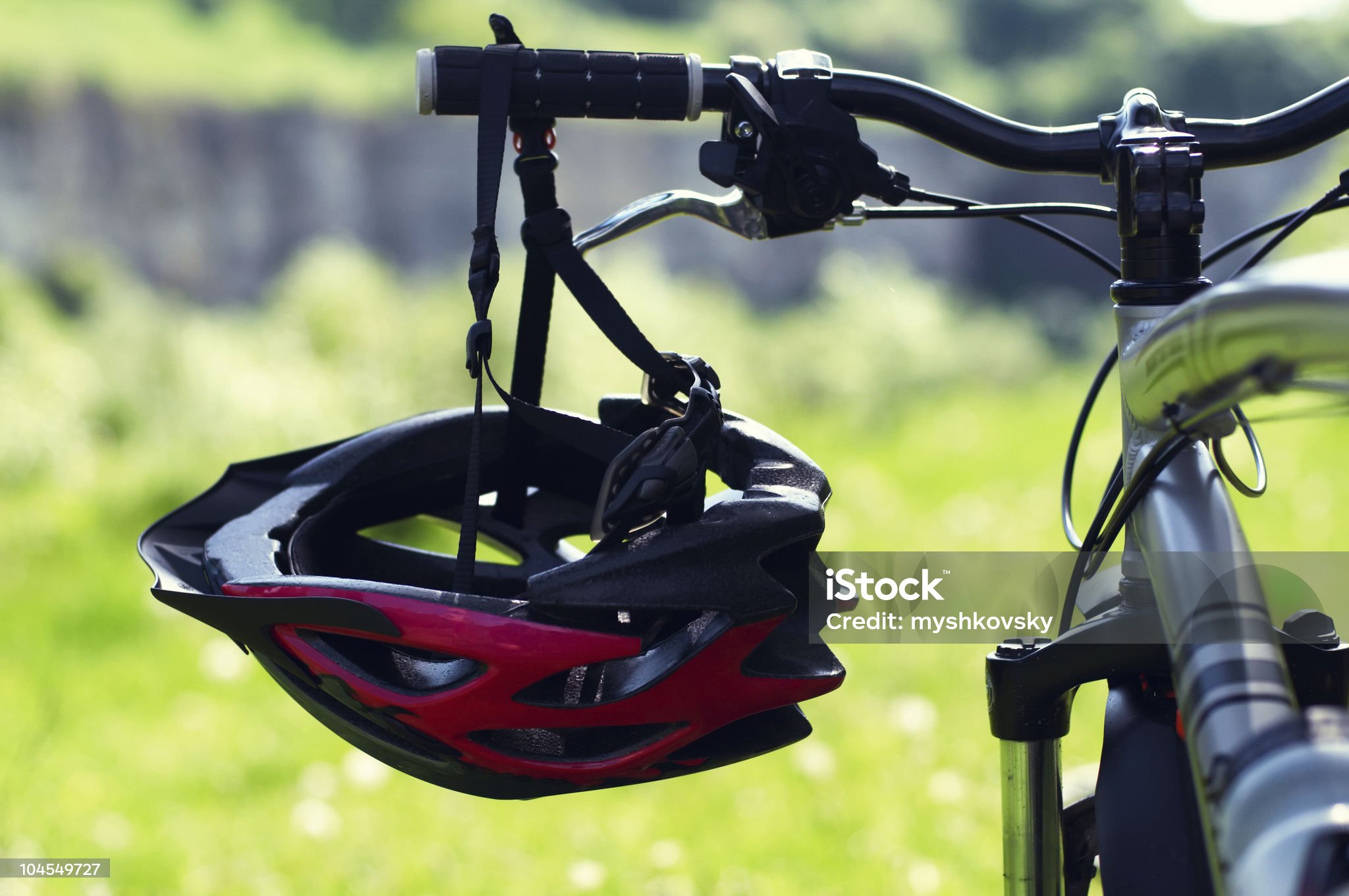 Helmplicht en minimum leeftijd voor 'fatbikers'